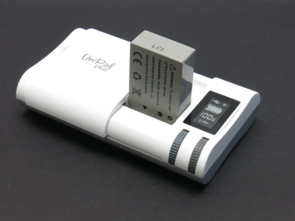 Carica-batterie-universale-x-telecamere-fotocamere-e-cellulari-h-original-14586-636.jpg