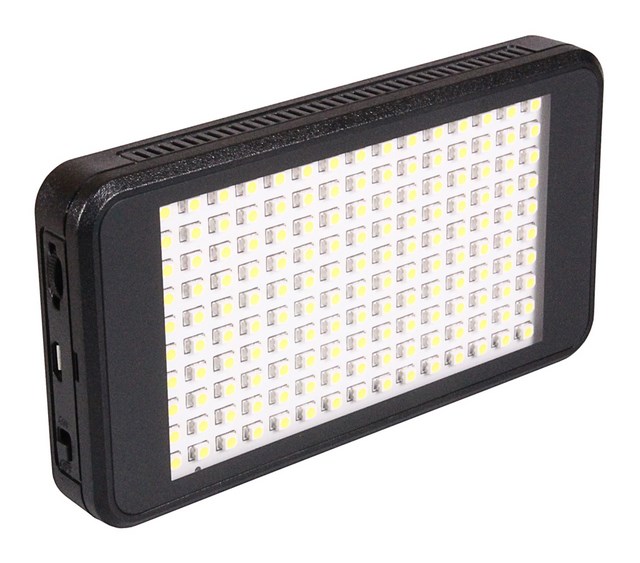 Illuminatore-LED-per-videocamera-Universale-e-Dimmerabile-original-28877-540.jpg
